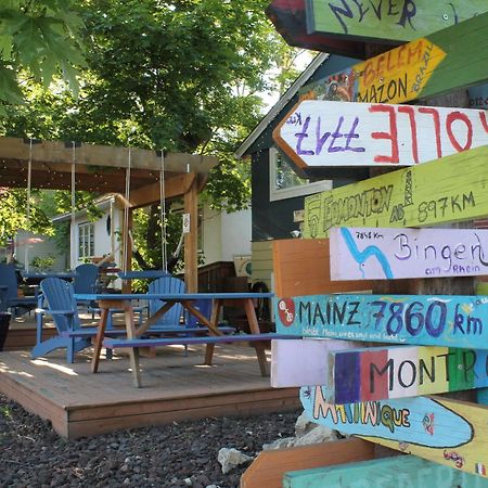 Kelowna International Hostel Екстериор снимка