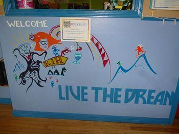 Kelowna International Hostel Екстериор снимка